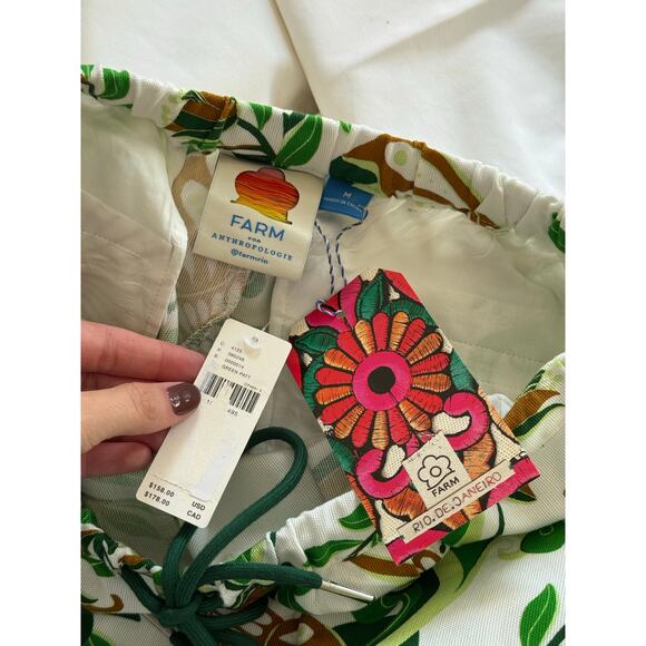 FARM RIO NWT Tie Front Green Printed Shells Cargo Shorts Size Medium - Picture 4 of 9